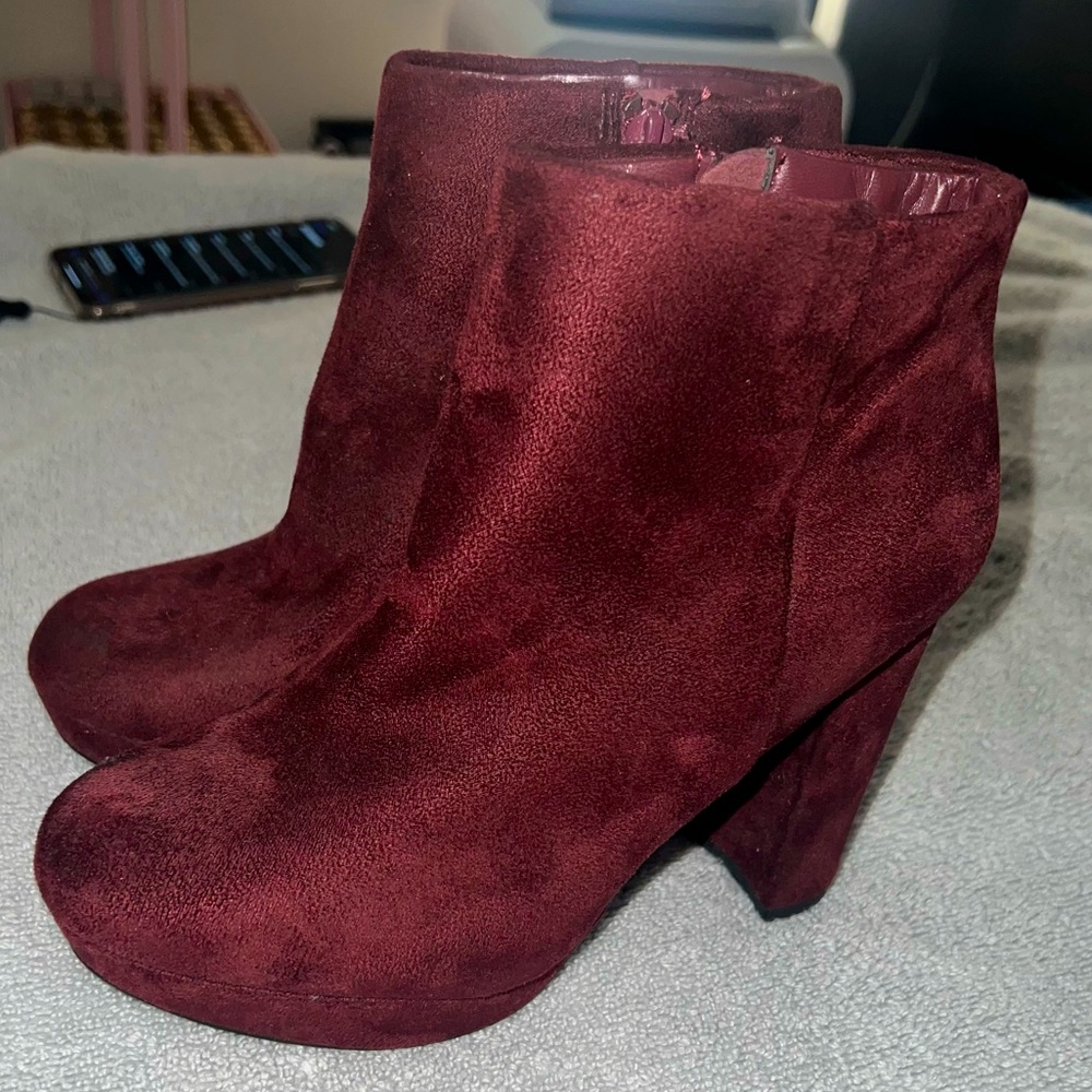 Cute burgundy booties with heel